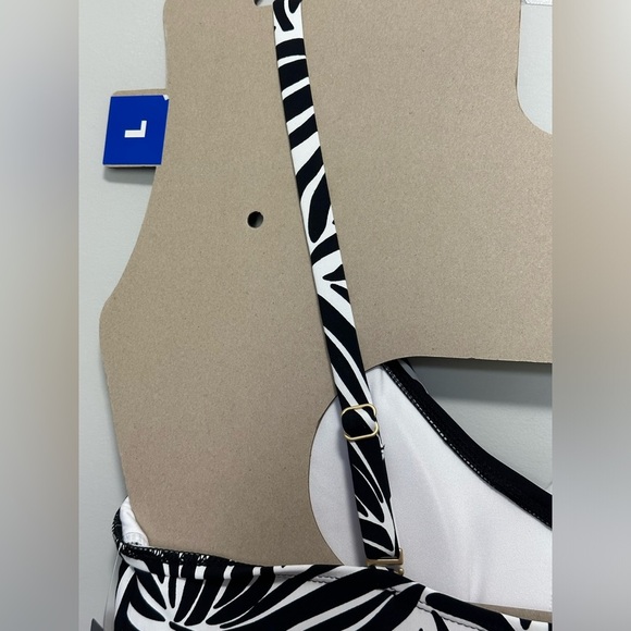 ☀️NWT Lands' End Women’s V-Neck Tulip Wrap Swim Dress – Sizes L☀️ - Picture 5 of 13